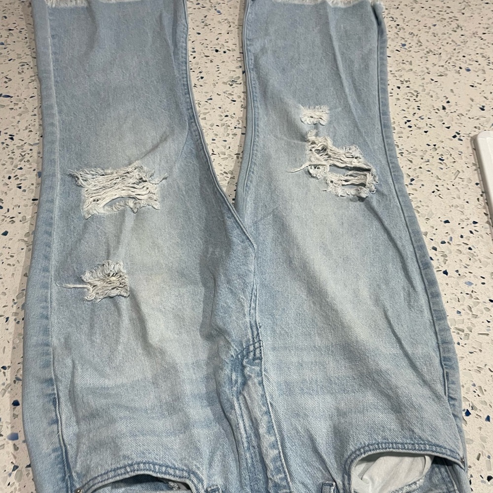 Ymi USA light wash high rise cropped raw hem mom jeans 9/29